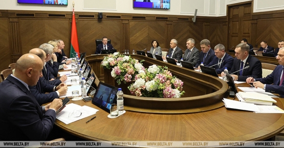 Сверить часы и обсудить ход подготовки. Турчин провел заседание оргкомитета ВНС